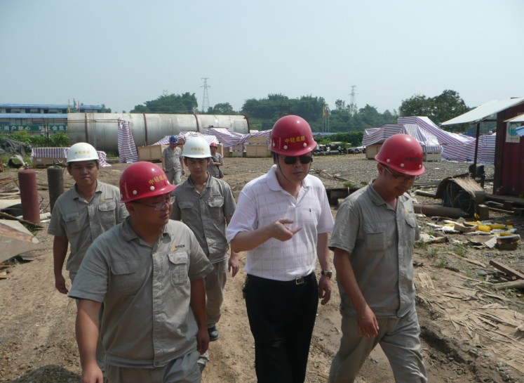 工會主席宋建和慰問公司駐宜賓紙業(yè)項(xiàng)目現(xiàn)場員工